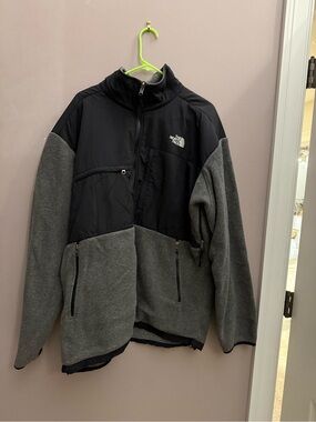 The North Face Black & Gray Lightweight Fleece Jacket